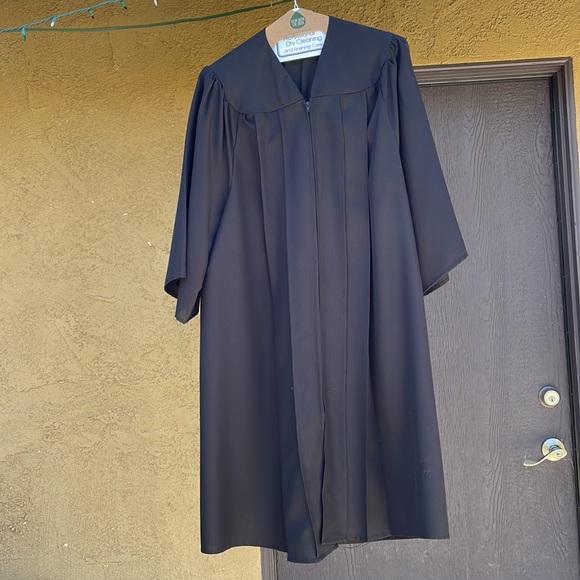 👩🏻‍🎓 Cap and gown 🎓 - Picture 4 of 9